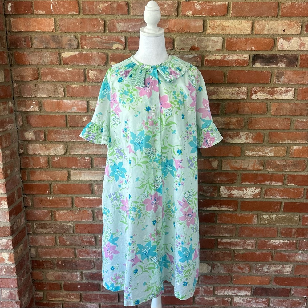 Vintage Floral Button up Night Gown